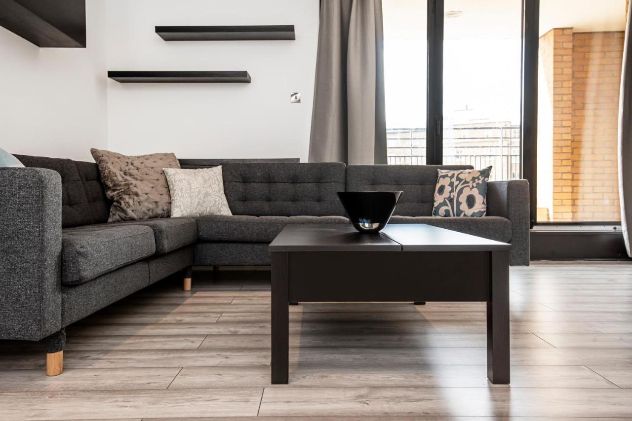 Large And 2 Bed Apartamento Londres